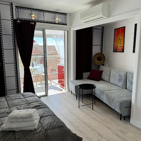 Toits Du Vieux Port * Cannes